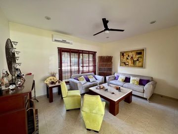 Casa en venta ubicada en exclusiva privada Las Fincas, Temozón