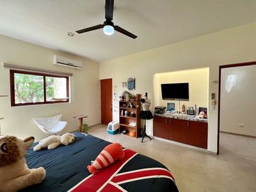 Casa en venta ubicada en exclusiva privada Las Fincas, Temozón