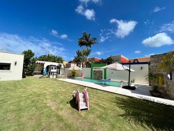 Casa en venta ubicada en exclusiva privada Las Fincas, Temozón