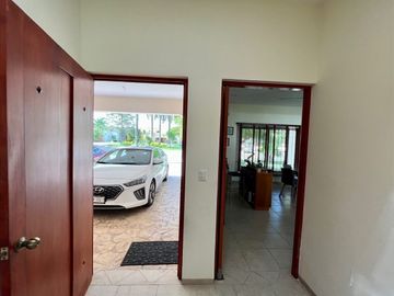 Casa en venta ubicada en exclusiva privada Las Fincas, Temozón