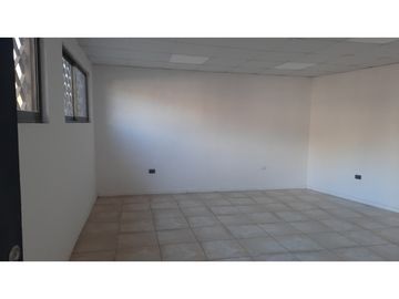Venta Terreno 2200 m2 con Locales y Oficinas en Los Andes