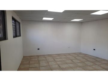 Venta Terreno 2200 m2 con Locales y Oficinas en Los Andes