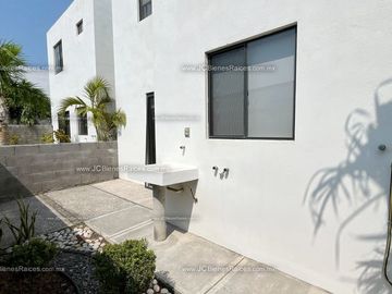 🏡Casa en Venta con Alberca 🏊y Acceso Controlado👮 cerca de Ciudad Industrial 🏙️ por💲1,501,500💰✨