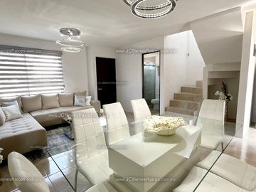 🏡Casa en Venta con Alberca 🏊y Acceso Controlado👮 cerca de Ciudad Industrial 🏙️ por💲1,501,500💰✨