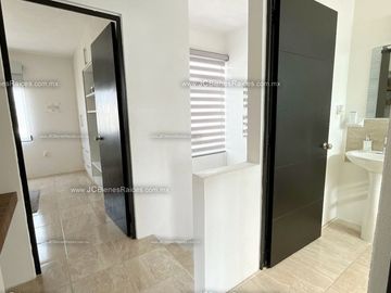 🏡Casa en Venta con Alberca 🏊y Acceso Controlado👮 cerca de Ciudad Industrial 🏙️ por💲1,501,500💰✨