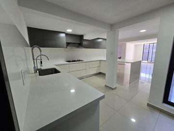 Casa en venta en Fraccionamiento los colorines , Coapa, alcadía Tlalpan