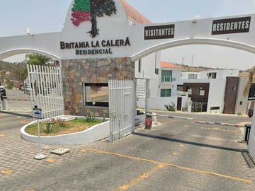 Casa en venta en Britania La Calera, Puebla.
