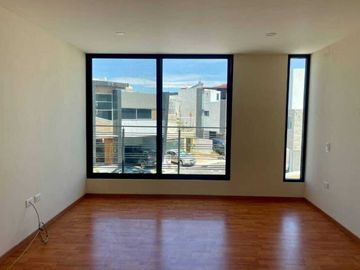Casa en venta en Britania La Calera, Puebla.