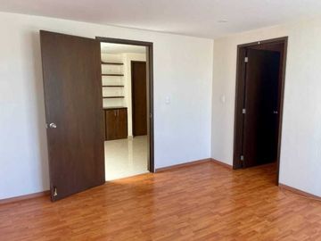 Casa en venta en Britania La Calera, Puebla.