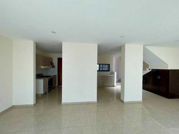 Casa en venta en Britania La Calera, Puebla.