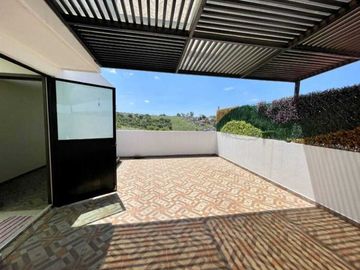 Casa en venta en Britania La Calera, Puebla.