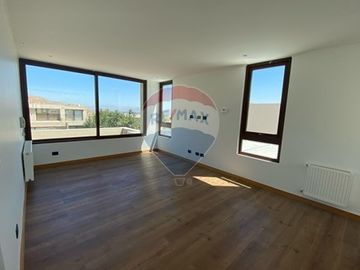 Chamisero, Casa NUEVA en condominio Terralta.