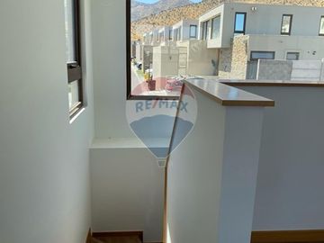 Chamisero, Casa NUEVA en condominio Terralta.