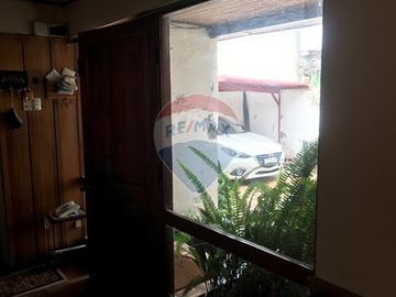 Se Vende Excelente Casa para uso Comercial
