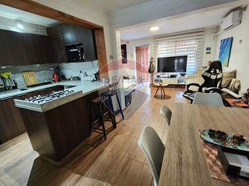 Casa Renovada en Santiago: ¡Tu Hogar Ideal Espera!