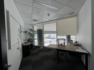 ESPECTACULAR OFICINA AMOBLADA EDIFICIO A+ EN ALQUILER EN MIRAFLORES