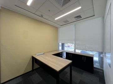 ESPECTACULAR OFICINA AMOBLADA EDIFICIO A+ EN ALQUILER EN MIRAFLORES