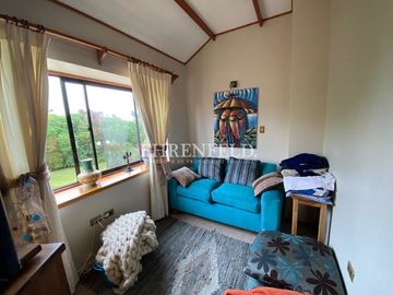 Pinares de Montemar, Concón. Casa Colonial de 402 m2 construidos.