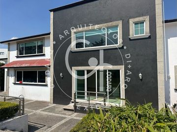 Casa en renta con amplios espacios