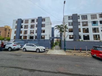 EN VENTA DEPARTAMENTO EN PRIMER PISO CON ESTACIONAMIENTO.