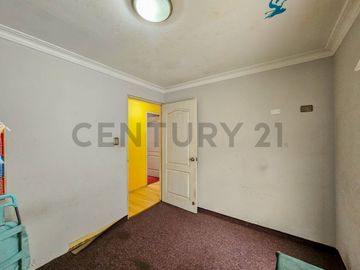 EN VENTA DEPARTAMENTO EN PRIMER PISO CON ESTACIONAMIENTO.