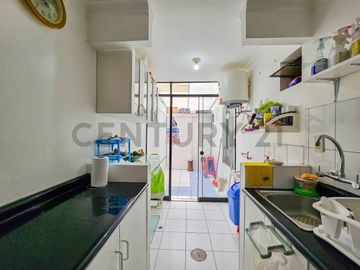 EN VENTA DEPARTAMENTO EN PRIMER PISO CON ESTACIONAMIENTO.