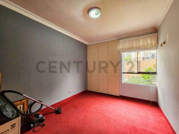 EN VENTA DEPARTAMENTO EN PRIMER PISO CON ESTACIONAMIENTO.