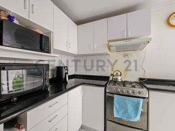 EN VENTA DEPARTAMENTO EN PRIMER PISO CON ESTACIONAMIENTO.