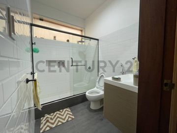 VENTA DE CASA EN LA MOLINA