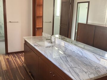 RENTA EXCLUSIVO DEPARTAMENTO LOMAS COUNTRY