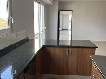 RENTA EXCLUSIVO DEPARTAMENTO LOMAS COUNTRY