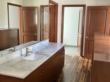 RENTA EXCLUSIVO DEPARTAMENTO LOMAS COUNTRY