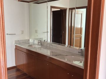 RENTA EXCLUSIVO DEPARTAMENTO LOMAS COUNTRY