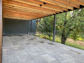 Moderna Casa  en condominio