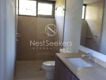 Moderna Casa  en condominio
