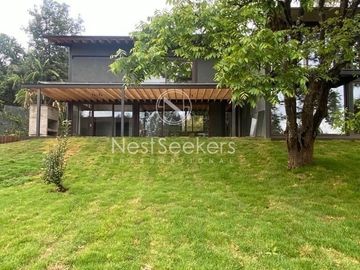 Moderna Casa  en condominio