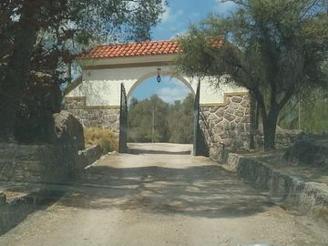 Castillo antiguo sobre 14 hectáreas con vista al Uritorco - Capilla Del Monte, Córdoba