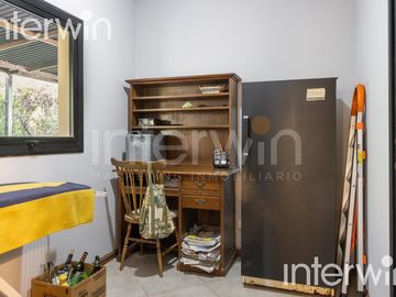 Venta casa sobre terreno de 800 m2 con jardín, piscina, galería, parrilla y terraza. - Garin