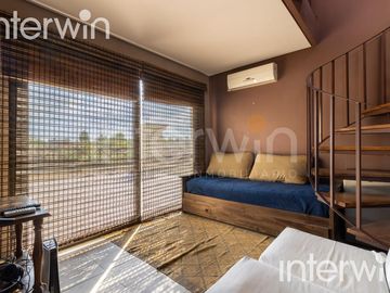 Venta casa sobre terreno de 800 m2 con jardín, piscina, galería, parrilla y terraza. - Garin