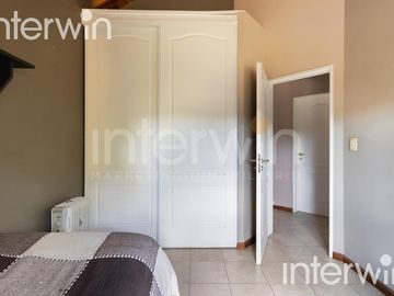 Venta casa sobre terreno de 800 m2 con jardín, piscina, galería, parrilla y terraza. - Garin