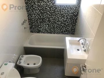 VENTA - Departamento 1 dormitorio con balcón al frente