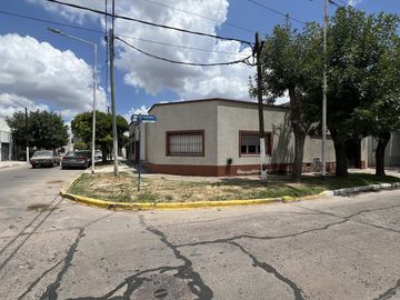 Casa de 3 amb a la venta en Cañuelas Centro