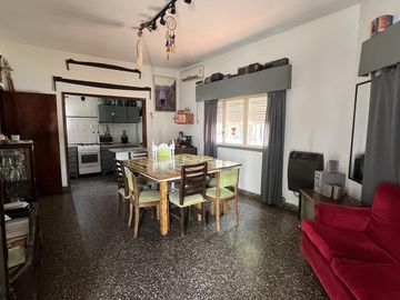 Casa de 3 amb a la venta en Cañuelas Centro