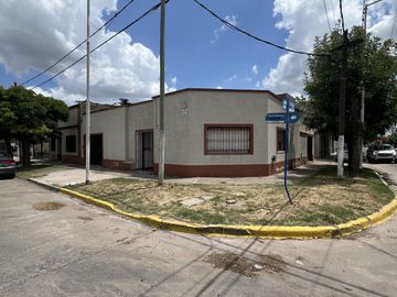 Casa de 3 amb a la venta en Cañuelas Centro