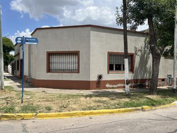 Casa de 3 amb a la venta en Cañuelas Centro