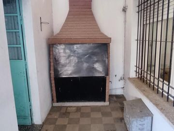 Casa en Moldes al 200, Llavallol