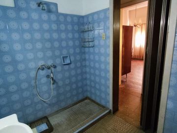 Casa en Moldes al 200, Llavallol