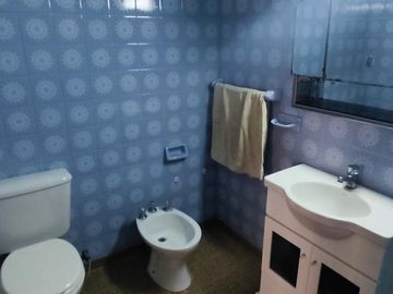 Casa en Moldes al 200, Llavallol