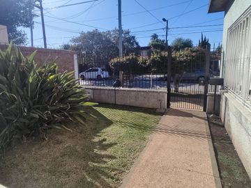 Casa en Moldes al 200, Llavallol