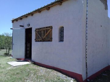 Oportunidad! - Hermoso chalet c/ Depto anexo y excelente estado - Tanti - Sierras de Córdoba